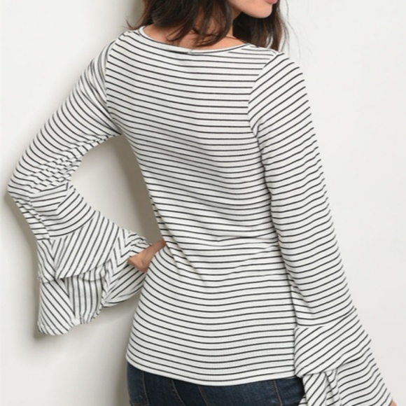 Bell Sleeve fitted top - Picture 3 of 3